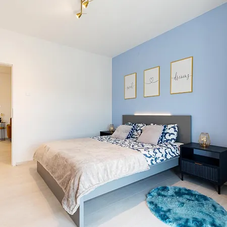 Elly's Empire شقة