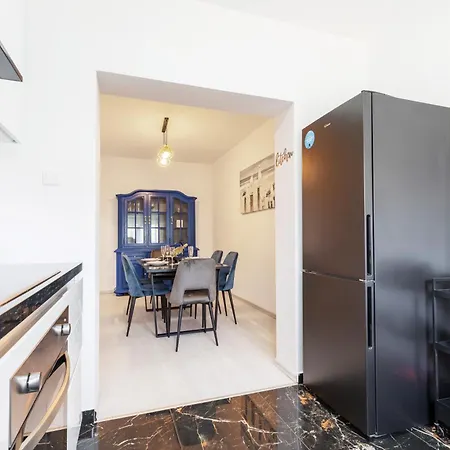 Elly's Empire * Rovinj