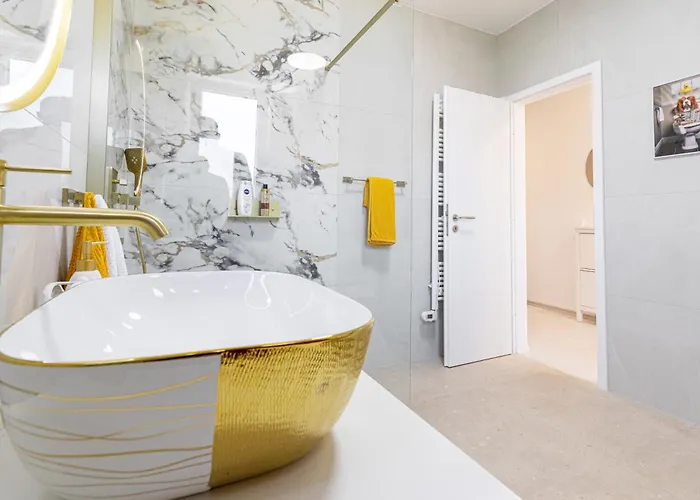 Elly's Empire * Rovinj