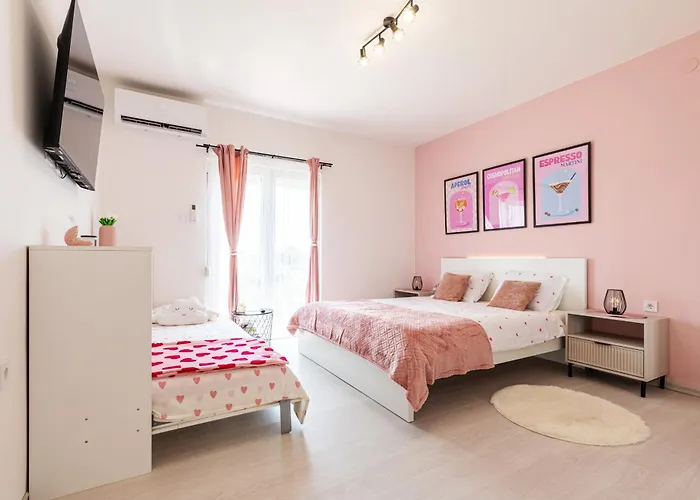 Elly's Empire Apartman