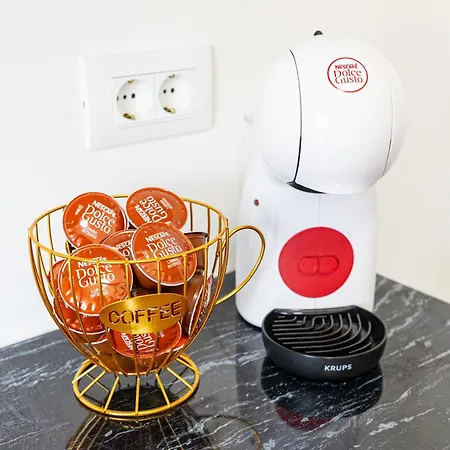 Elly's Empire Apartment *